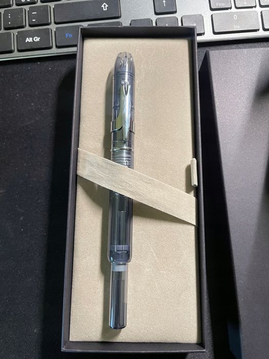 Platinum Curidas Pióro wieczne F wysuwane graphite smoke