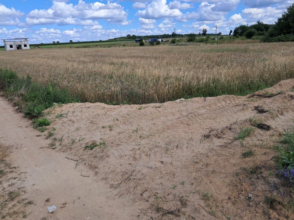 Działka z warunkami zabudowy ponad 13 ar