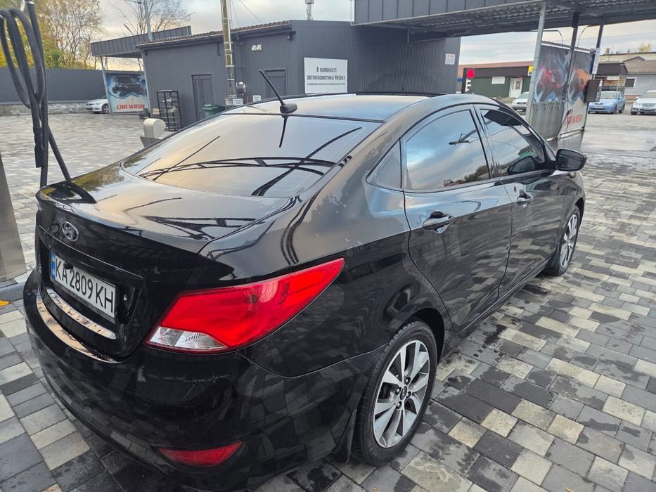 Хундай Акцент  2017 рік автомат.1.6 бензин