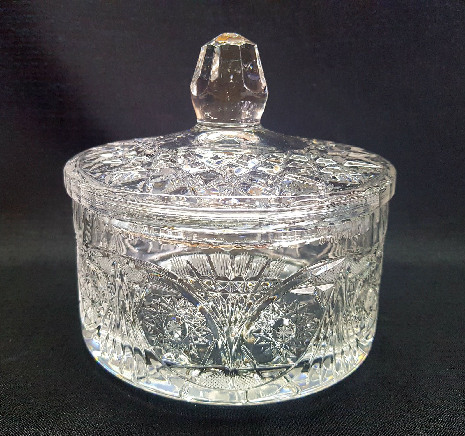 Bomboniera kryształowa słój z pokrywą pojemnik kryształowy Vintage PRL
