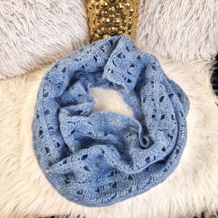 Szalik typu komin damski ażurowy niebieski