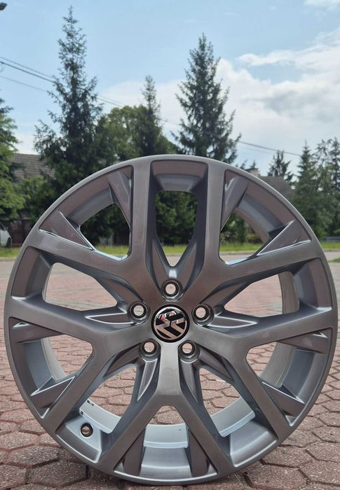Oryginalne Felgi Aluminiowe VW 17" 5x100 ET38 STAN IDEALNY !