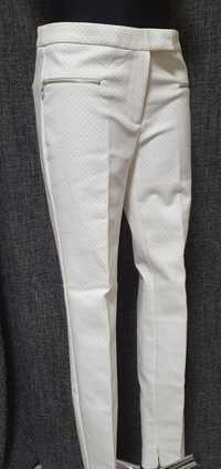 Белые брюки Зара.