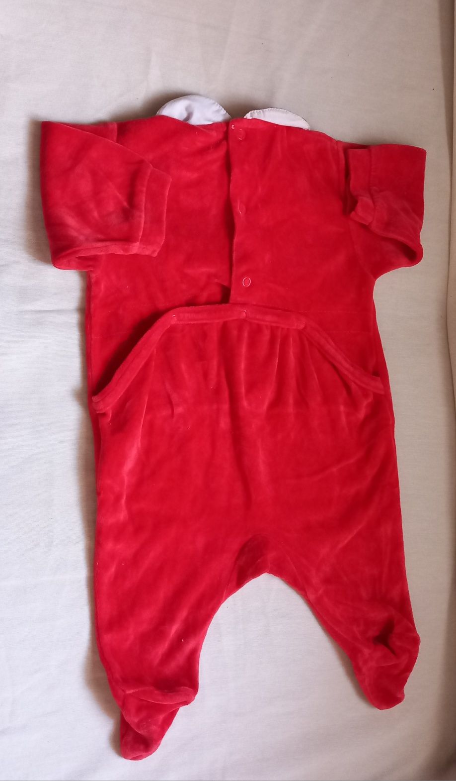 Babygrow vermelho, tamanho 3meses 4€