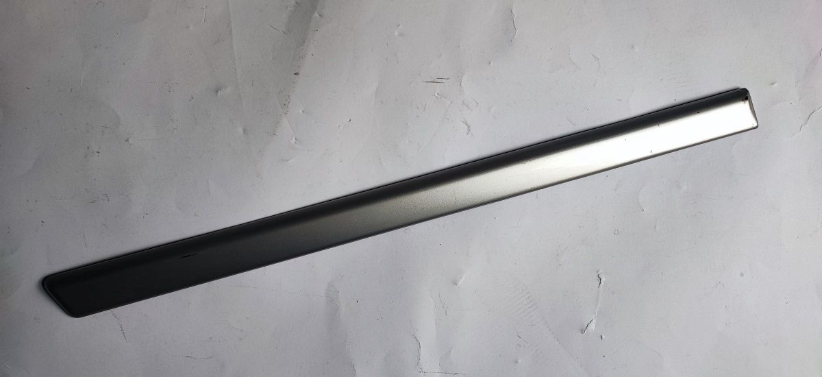 Listwa drzwi Seat Toledo 2 Leon listwa boczna ozdobna