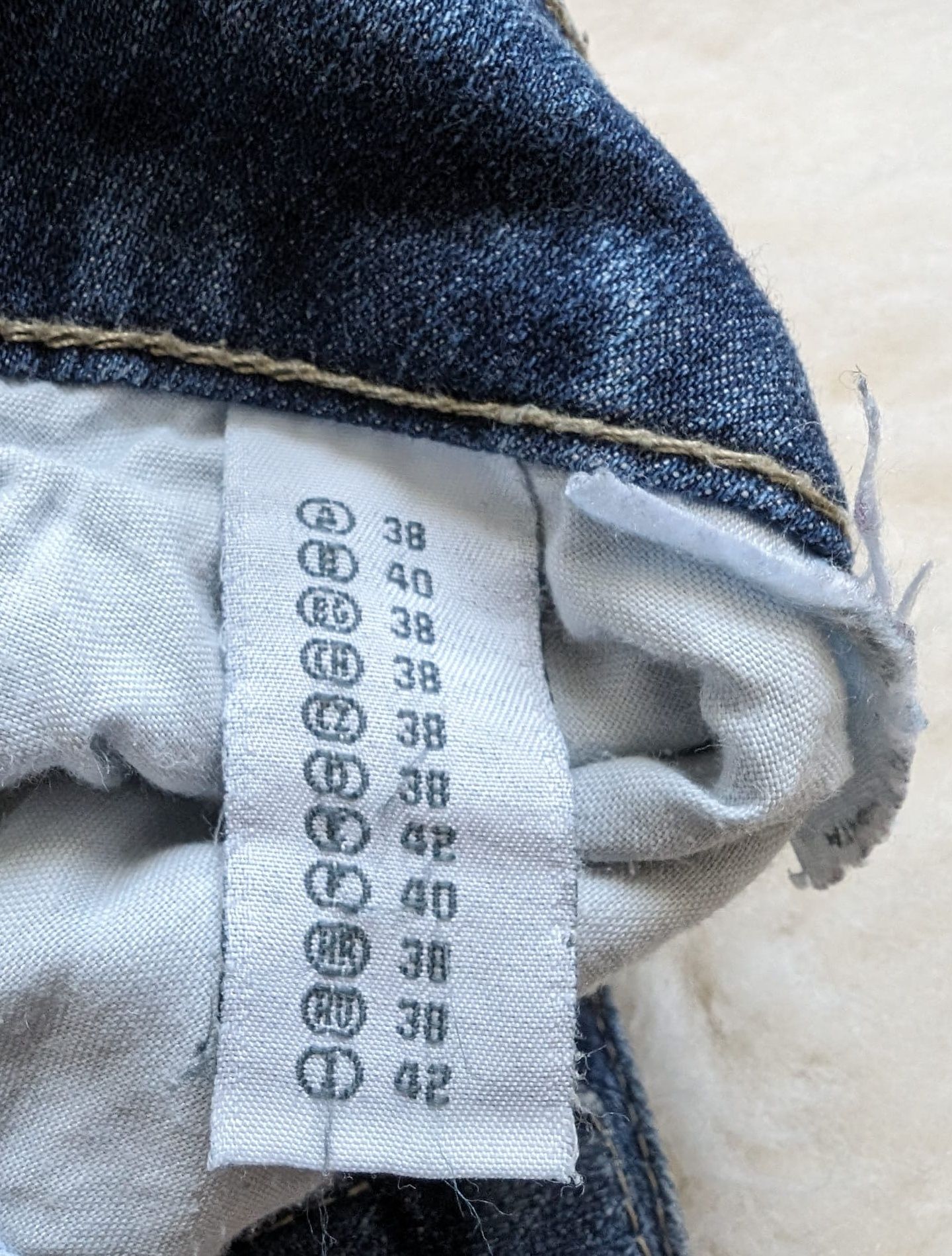 CLOCKHOUSE | r. 38 | Damskie spodnie jeans | Niski stan - biodrówki