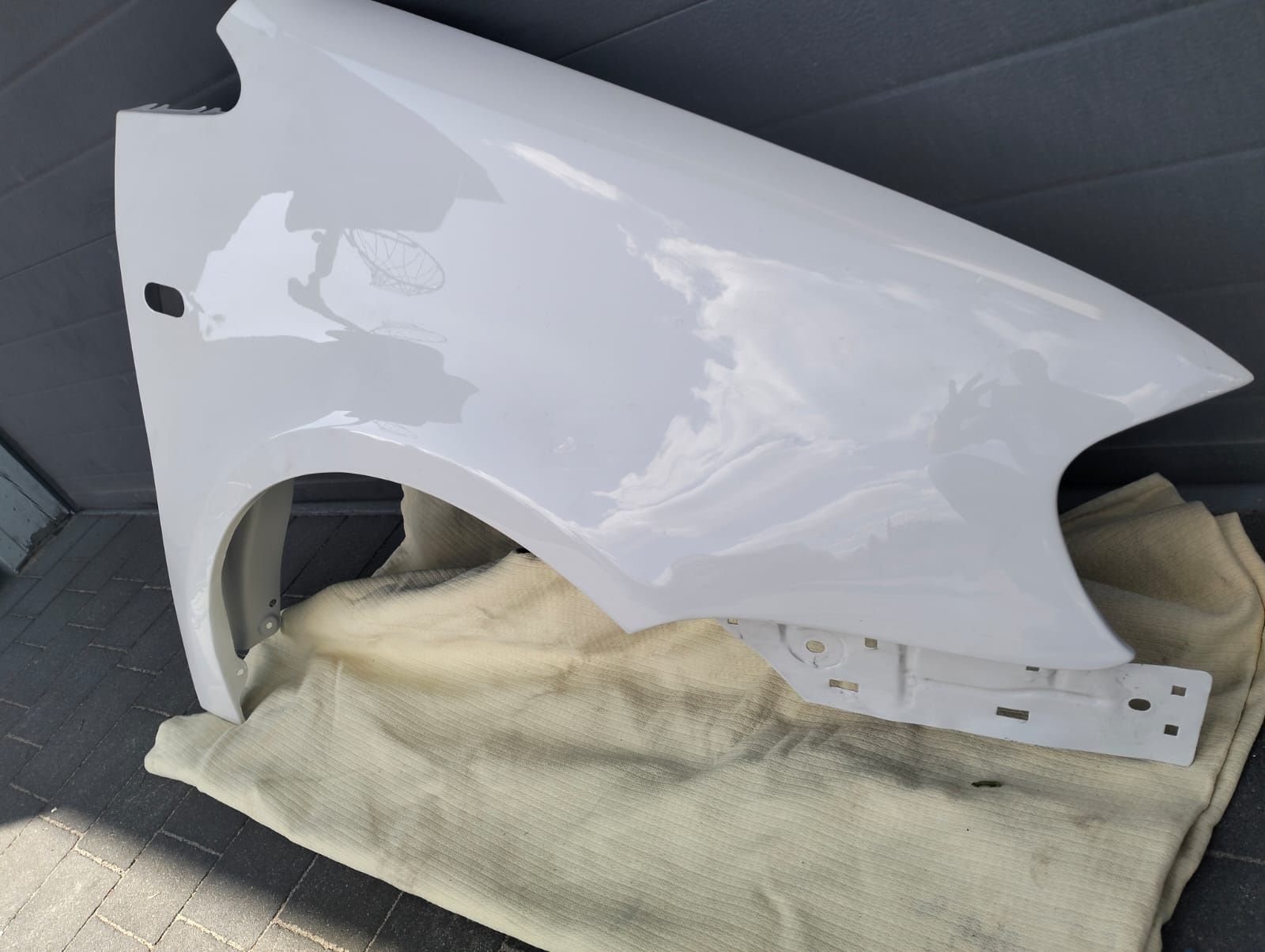 Błotnik prawy przód VW caddy LB9A