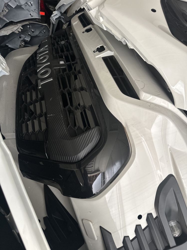 Vendo parachoques de hilux gr