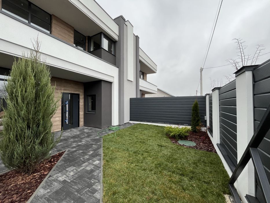 Сучасний дуплекс 136 кв.м, 3 сотки. Залишилась 1 половинка