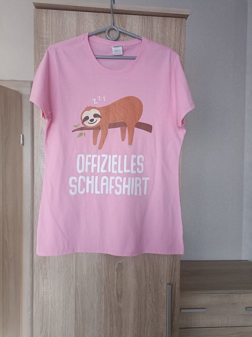 Różowa koszulka leniwiec