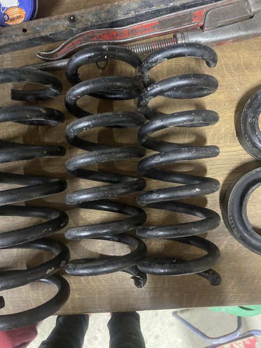 Spreżyny obniżające mercedes w208 komplet