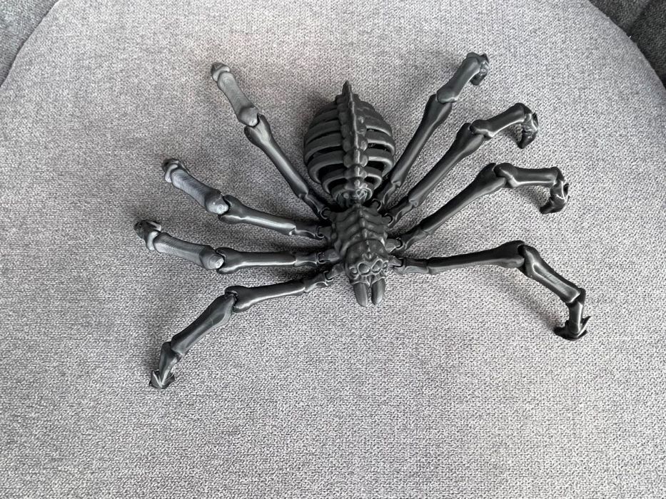 Рухлива іграшка Павук надрукована на 3д принтері