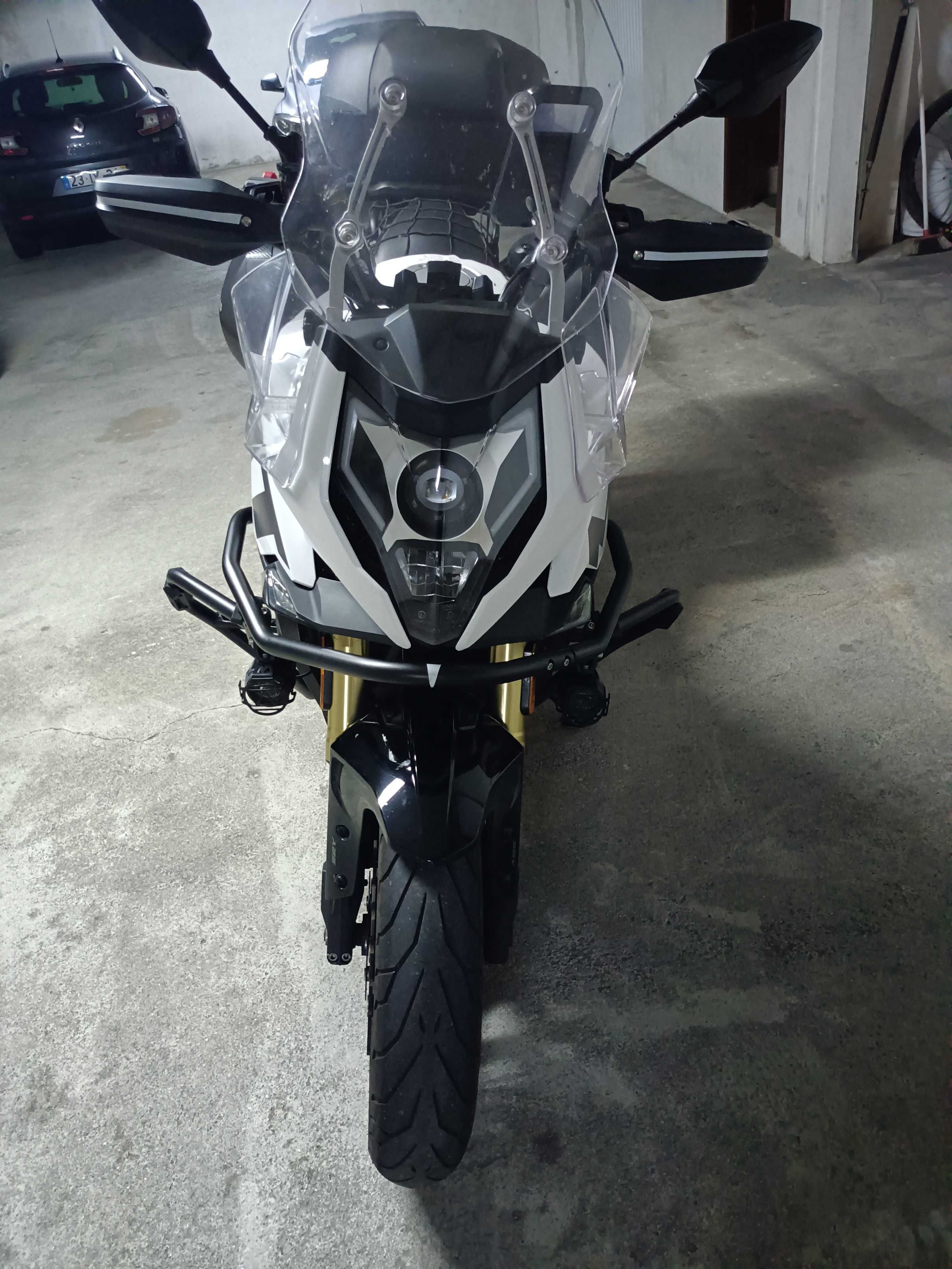 CF MOTO 650 MT como nova