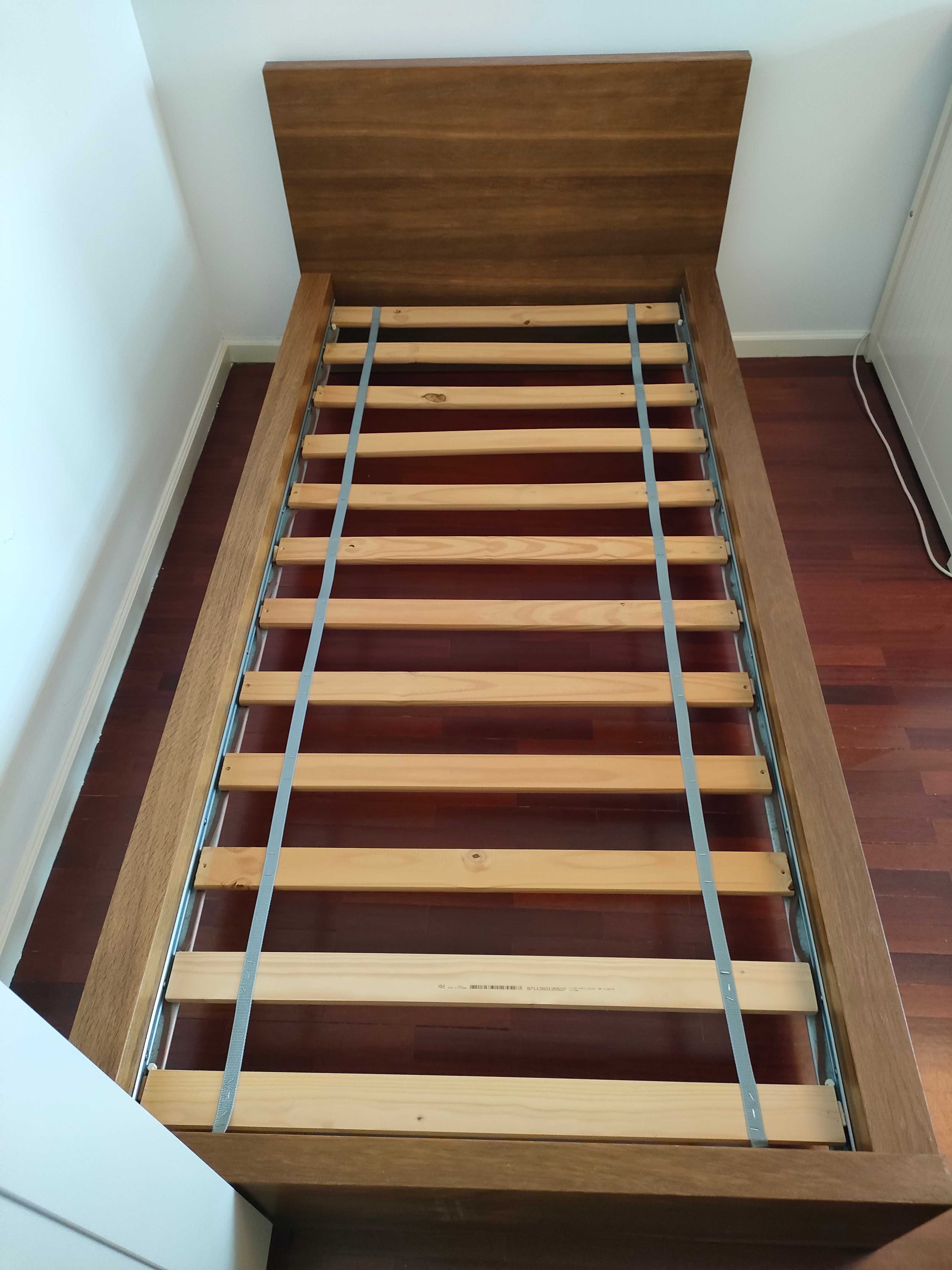 Cama Malm IKEA 90x200 com estrado e ripas