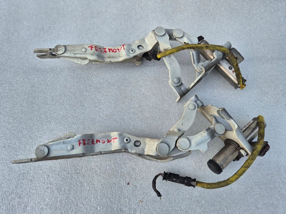 Zawiasy maski Fiat Freemont Dodge Journey prawy lewy