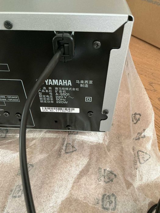 Новий підсилювач потужності звуку Yamaha A-S501.