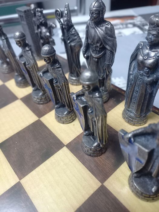 Peças  de xadrez, lindas peças  de xadrez  em metal
