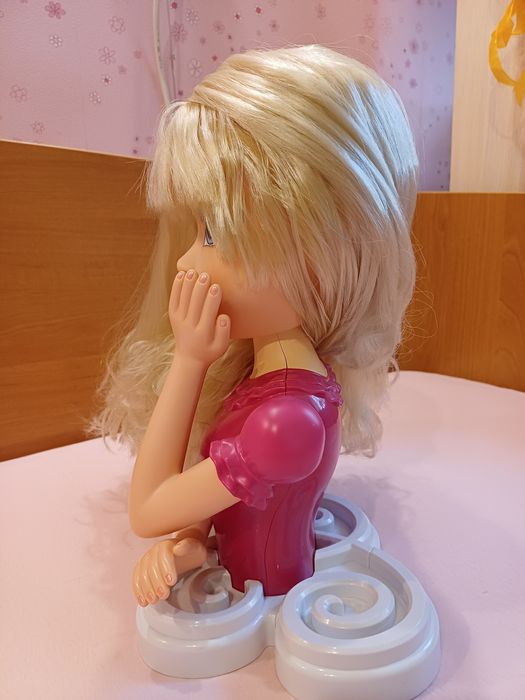 Лялька-манекен Moxie