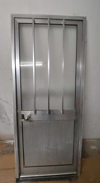 Porta alumínio vidro fosco