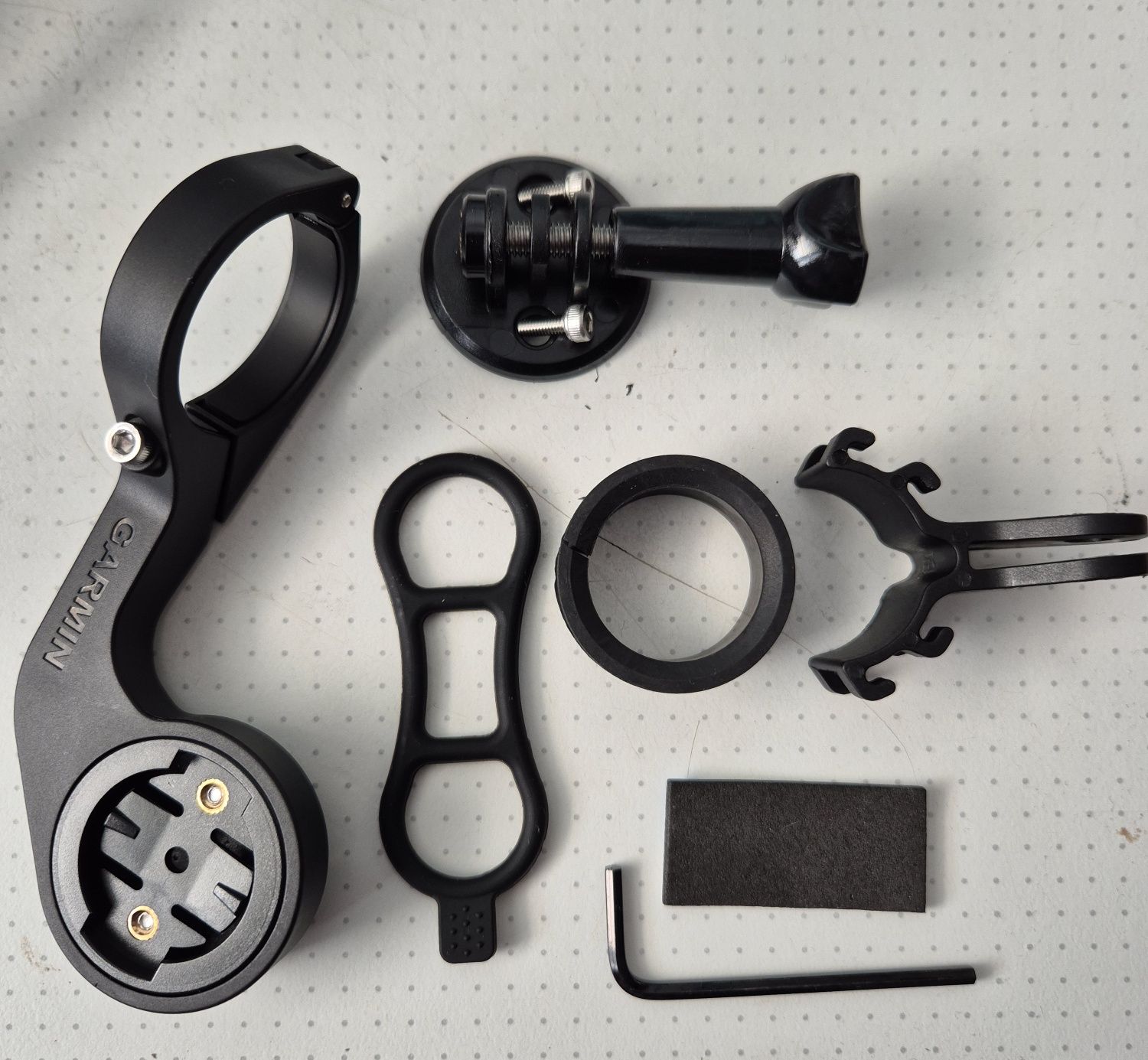 Uchwyt rowerowy Garmin pod licznik plus akcesoria do lampki