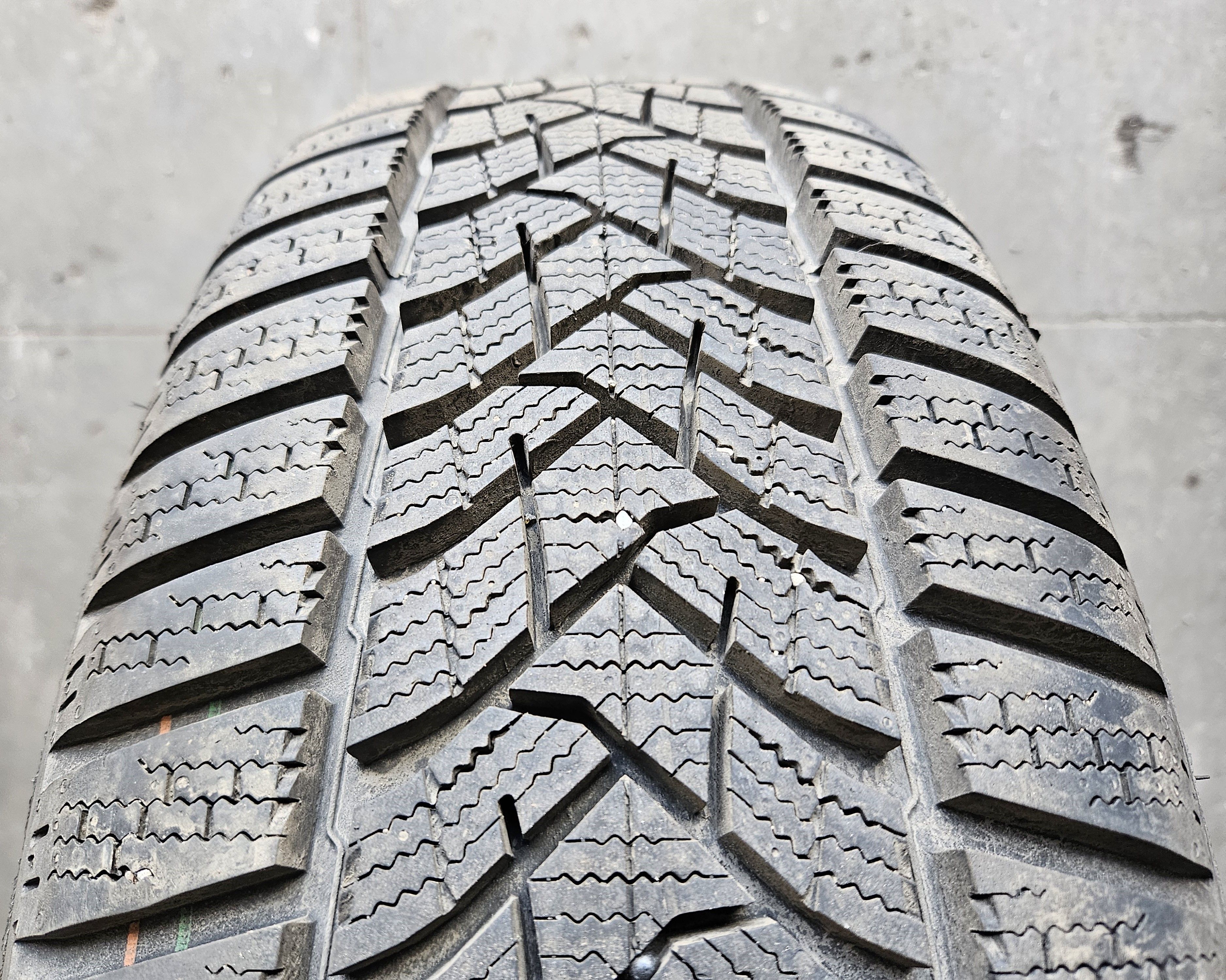 4x 205/60R16 96H XL Dunlop Winter Sport 5 / 4x 9,5-9mm PRAWIE NOWE