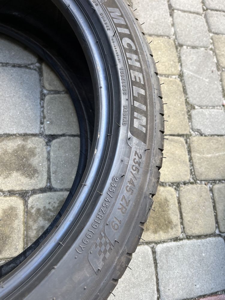 235/45 r19 Michelin Pilot Sport 4 Резина летняя 100%