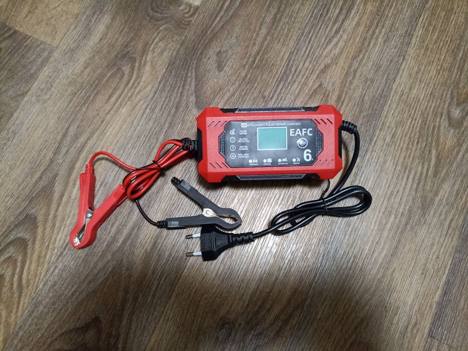 Импульсное зарядное устройство  12в 6а EAFC