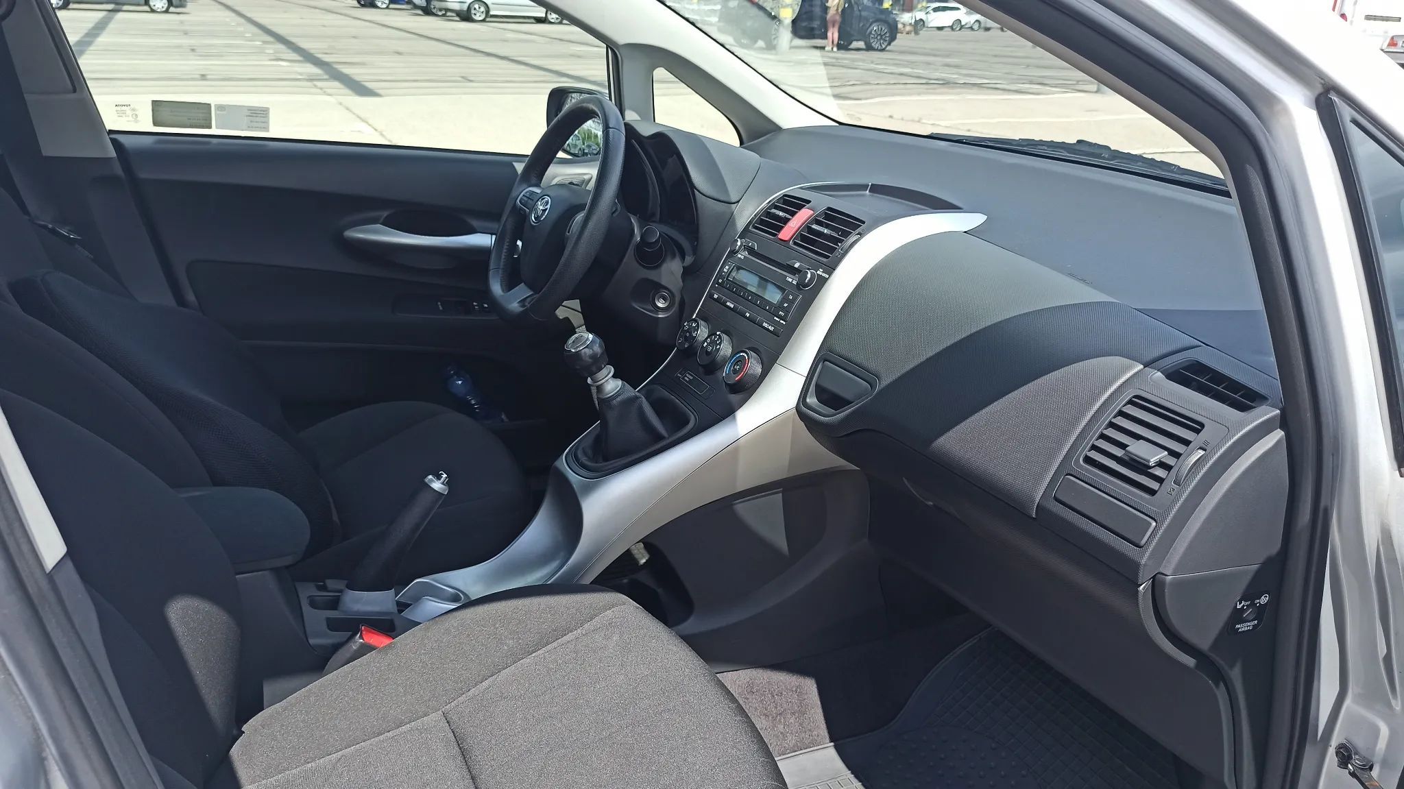 Toyota Auris Toyota Auris 1.33 VVT-i Terra