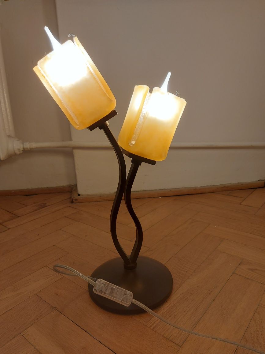 Lampa z ciepłym światłem