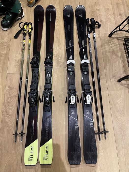 Skis + botas + bastões (cada conjunto) como novo