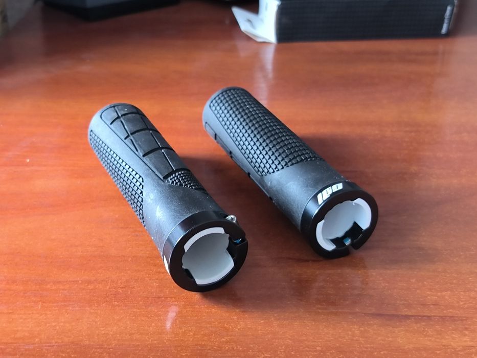 Продам грипсы Riderase Odi