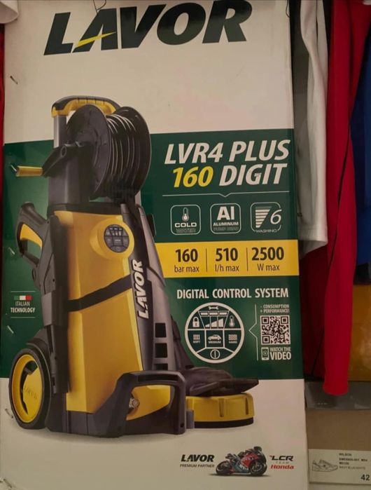 Máquina  de pressão  lavor 160 bares