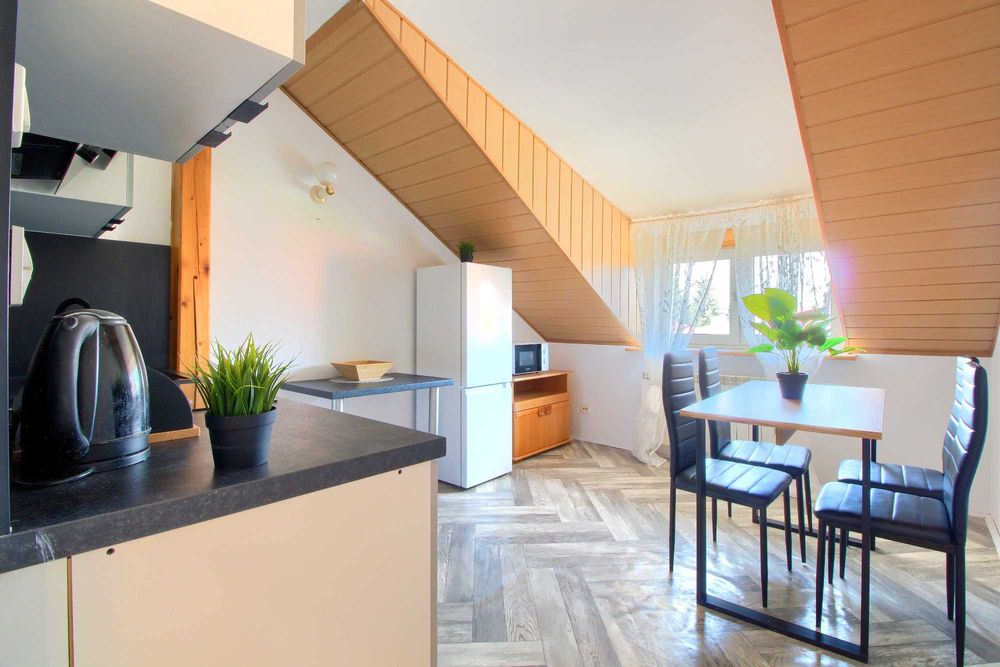 Komfortowe i Przestronne - 2 OSOBNE pokoje - 52m2 ZALESIE