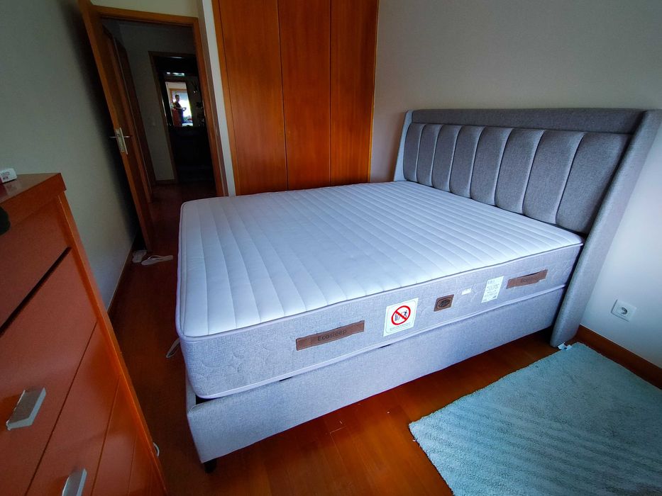 Sommier completo em excelente estado e apenas 6 meses de uso