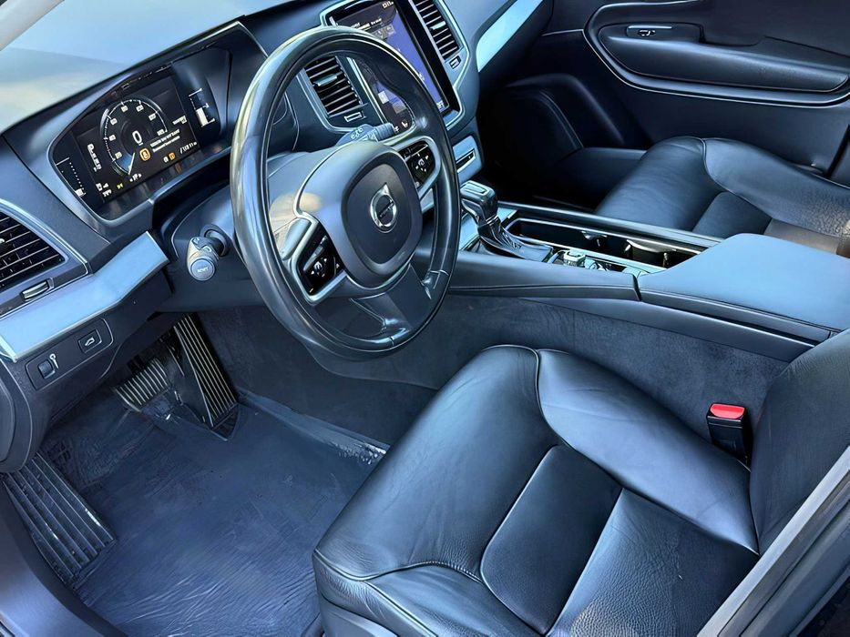 Volvo XC90      2018