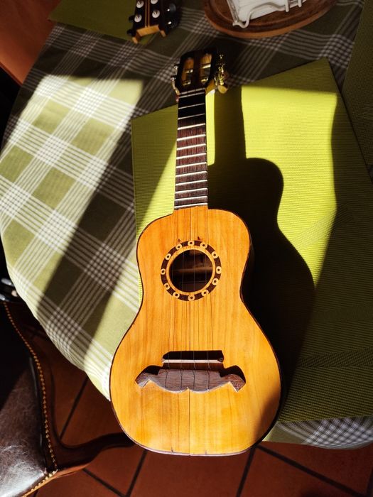 Cavaquinho Novo, construído em Nogueira Portuguêsa!