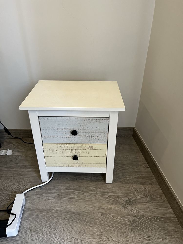 2 Mesas de Cabeceira IKEA com 2 Gavetas cada - 10€ (cada)