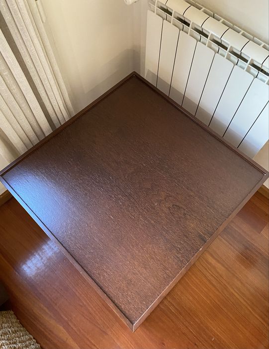 Mesa de apoio de madeira