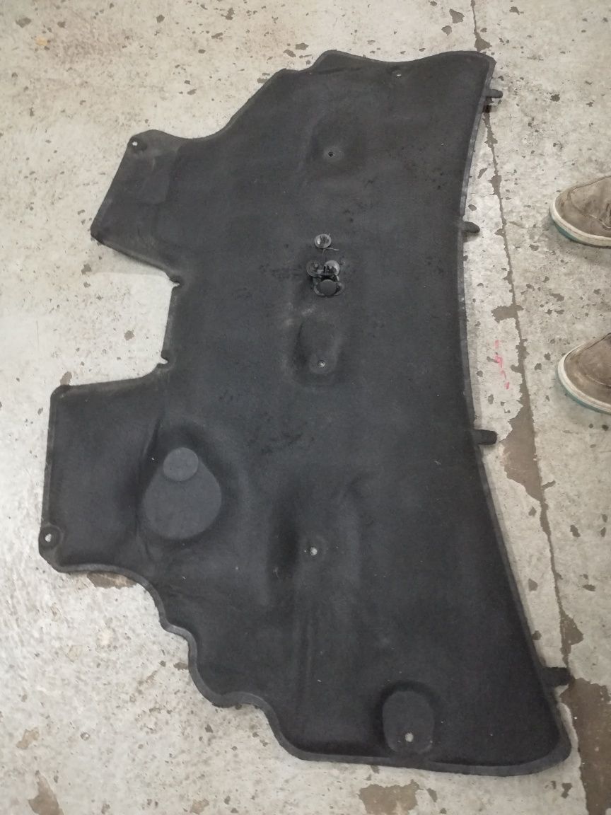 Wygłuszenie podbitka maski pokrywy silnika Ford Fiesta Mk7 VII osłona