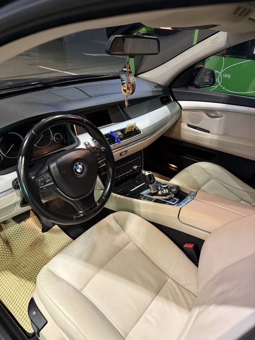 BMW 5 Series GT 2013