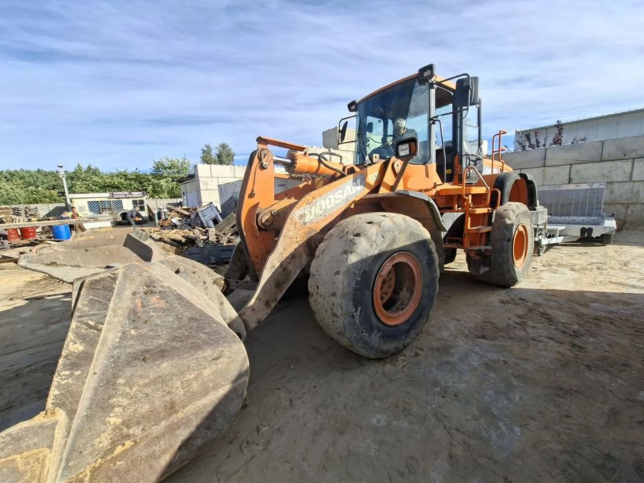Doosan DL300