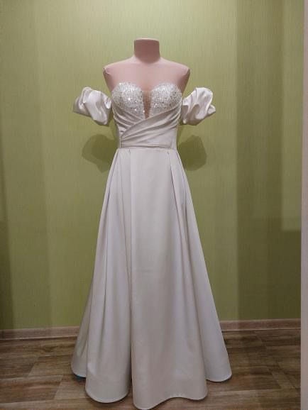 Suknia ślubna gładka