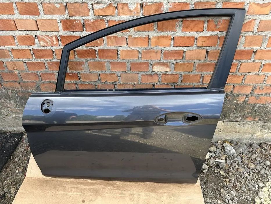 Drzwi lewe przód przednie Ford Fiesta Mk7 S9 bez malowania