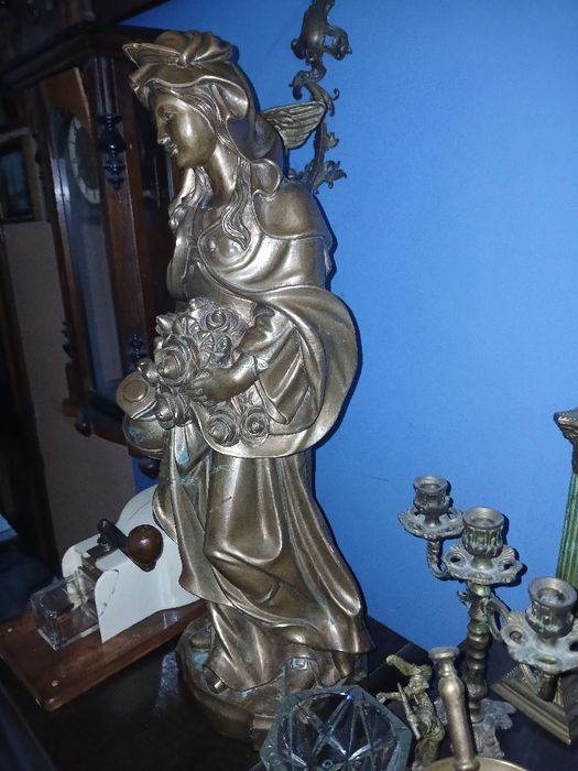 Figurka św Elzbiety  sw Jerzy z brązu