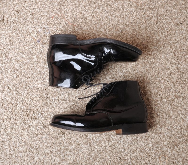 BARKER Czarne buty ze skóry lakierowanej 42