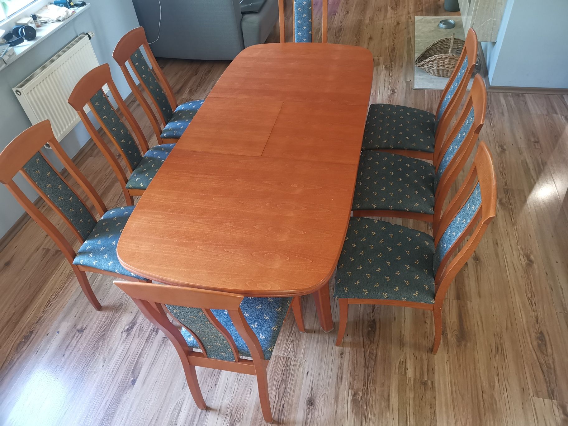 Stół z litego drewna bukowego + 8 krzeseł