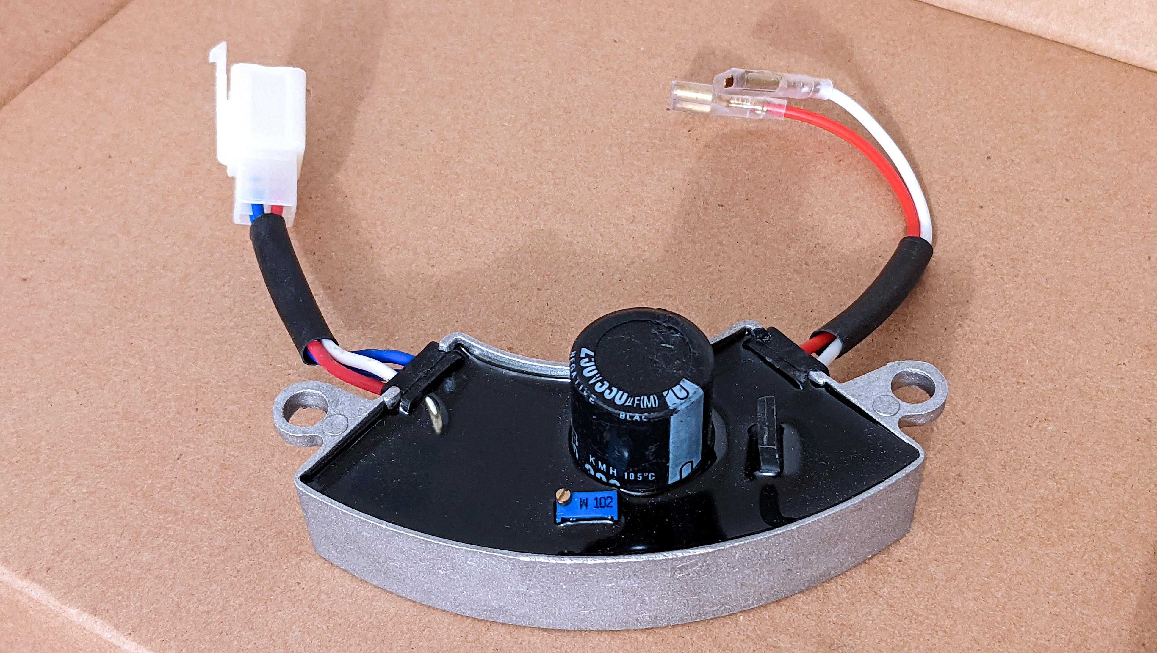 Регулятор напряжения для генератора 3-5кВТ AVR генератора