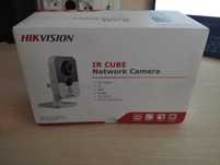 IP камера Hikvision DS-2CD2410F-I + PoE TP-LINK адаптер