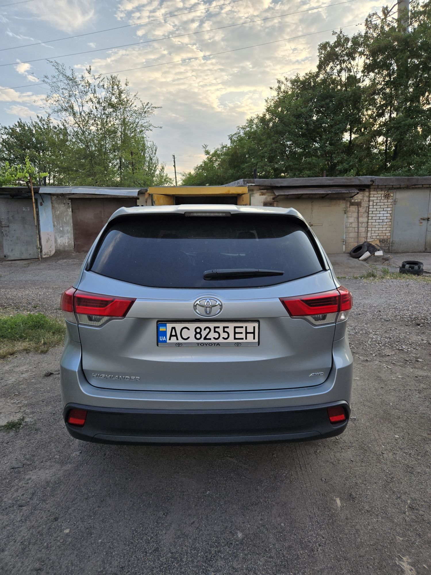 Продам Toyota Highlander 2018