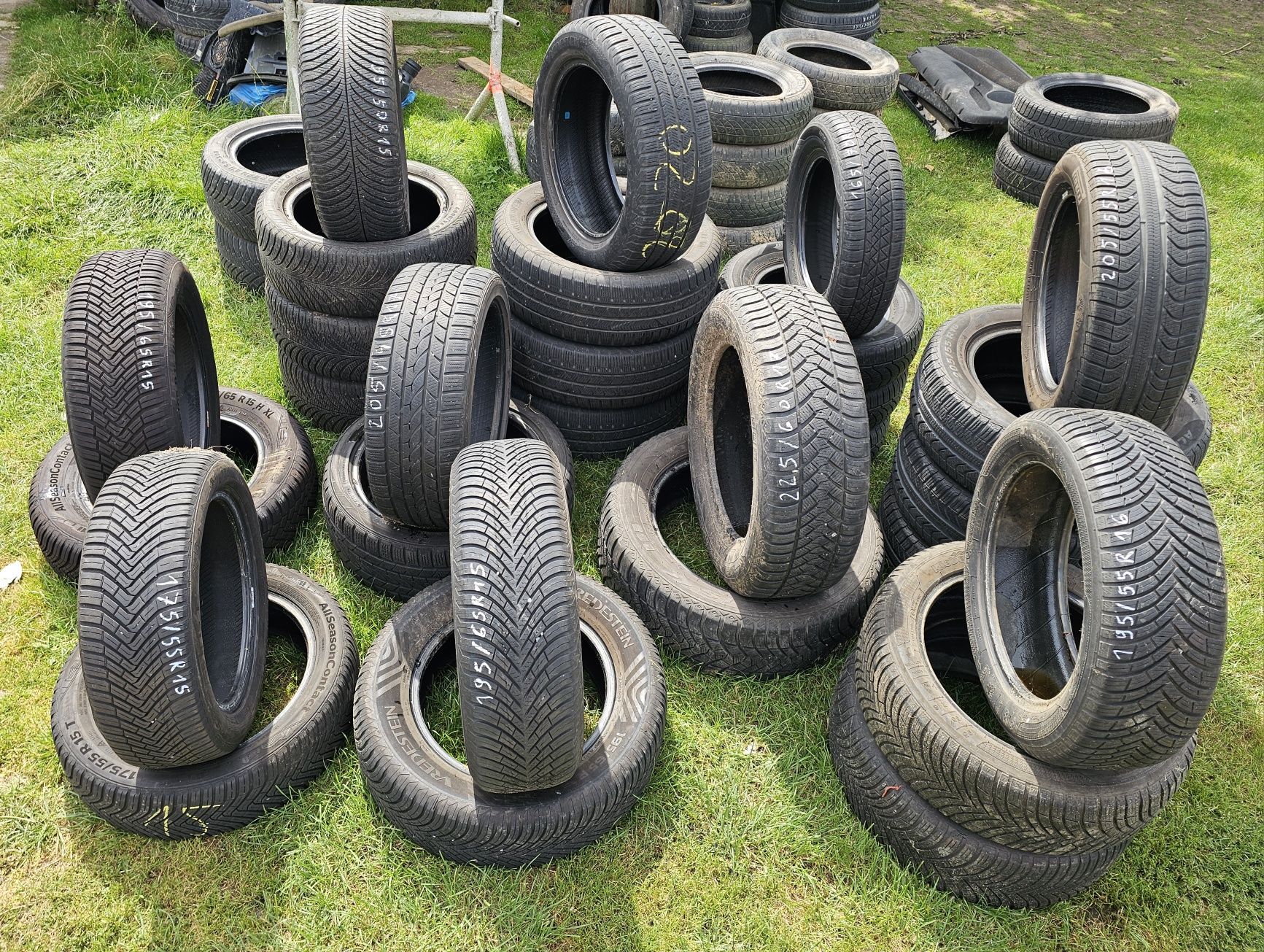 Opony wielosezonowe Goodyear 195/50R15